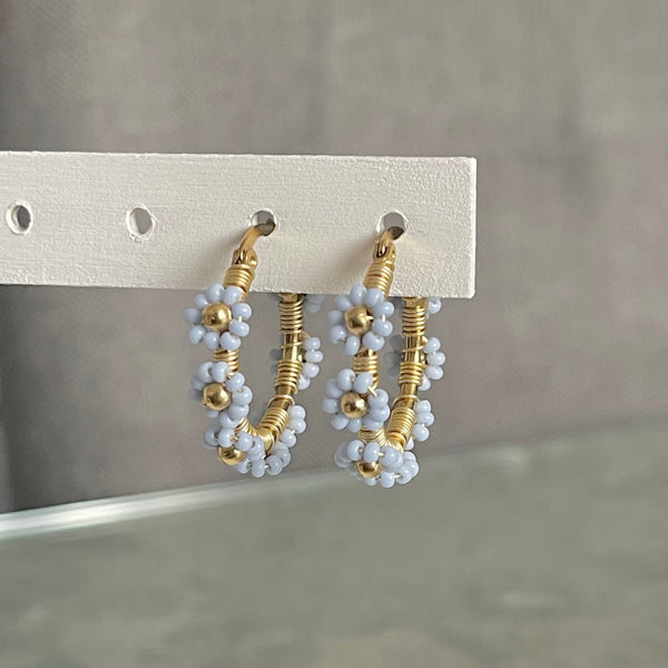 Arracadas azul pastel.